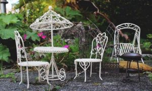 Garden Seat – Create a Nook for Yourself in Your Garden