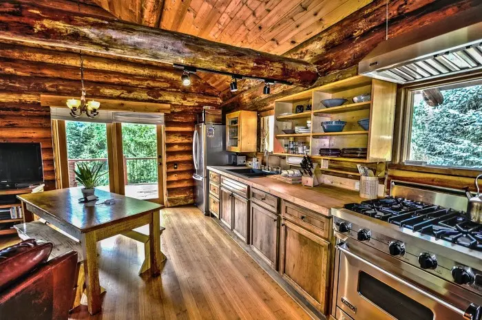 Country-Style Kitchen Backsplash
