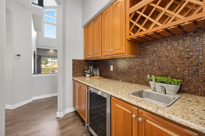 Splashy Backsplash