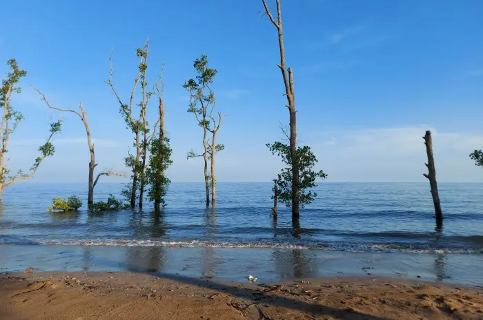 Ambalat Samboja Beach