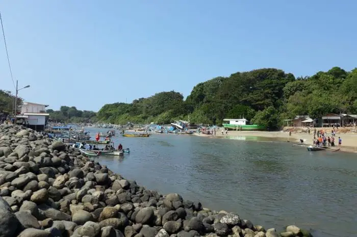 Santolo Beach