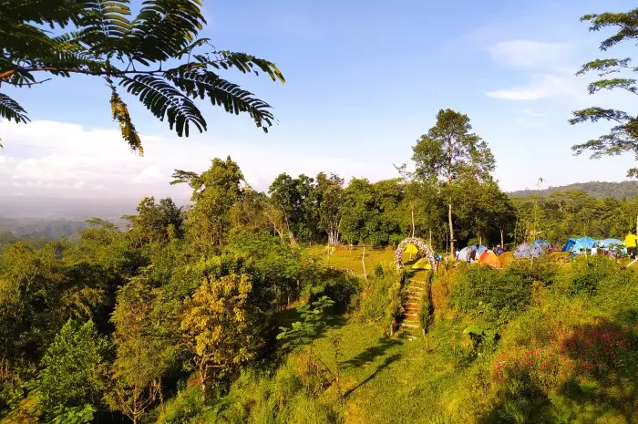 Tranggulasih Hill