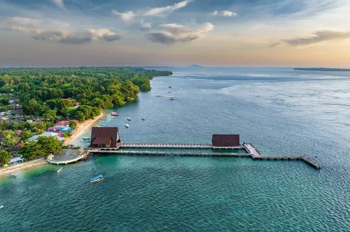 Malalayang Beach, a Holiday Destination with Stunning Sea Views in Manado