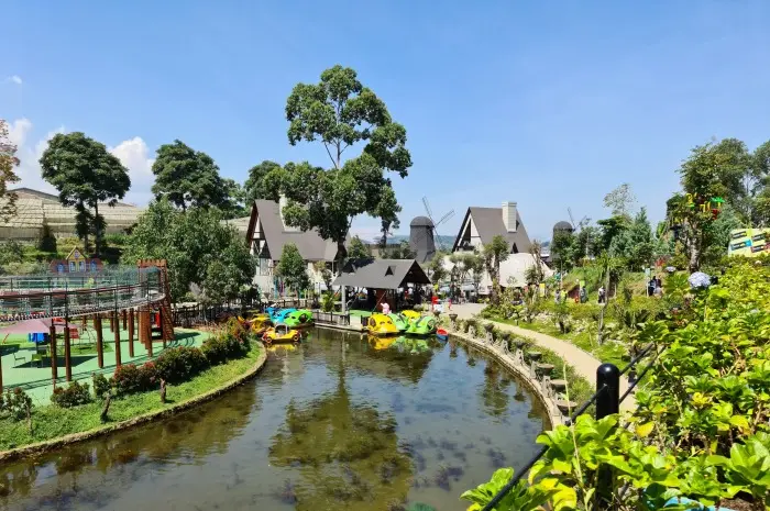 The Attraction of Lembang Park and Zoo